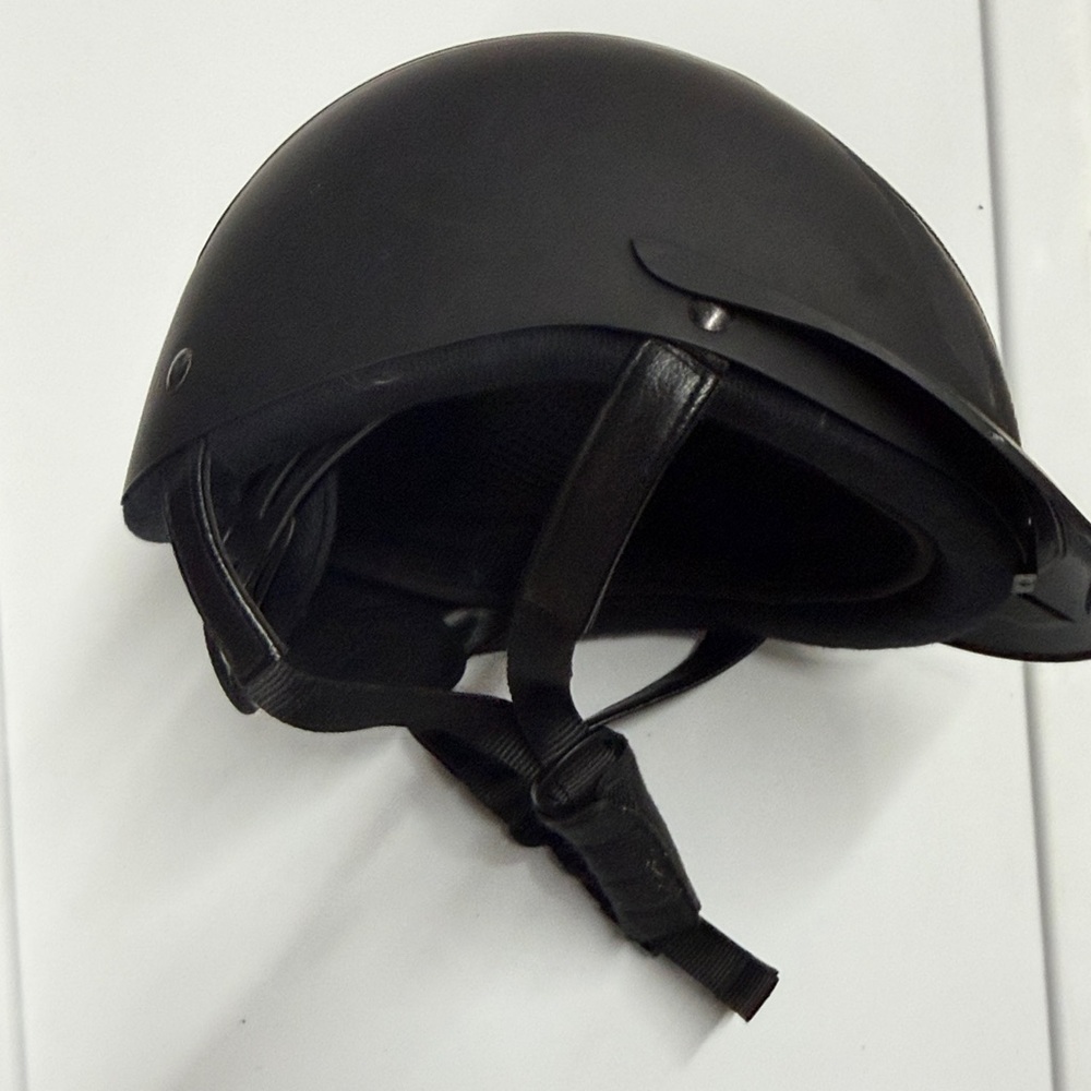 Kids Black Riding Helmet - Picture 4 of 5